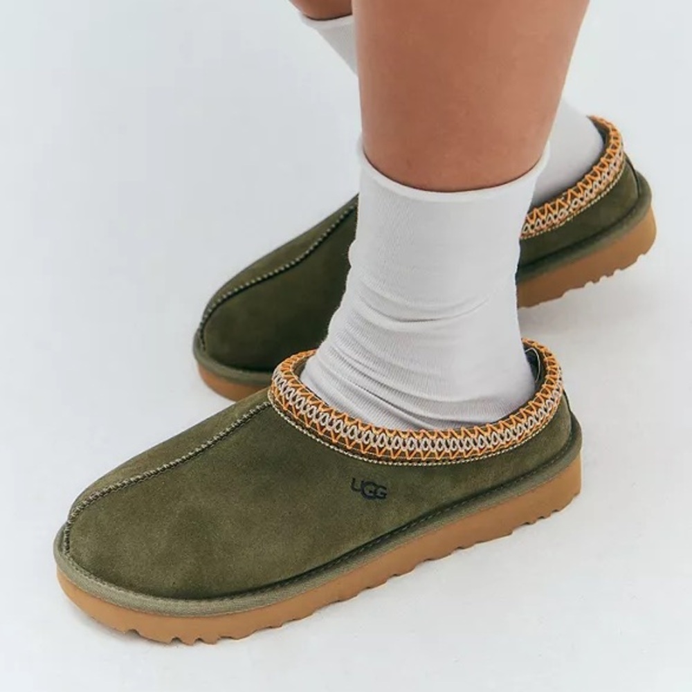 NEVER WORN UGG Tasman Burnt Olive Slippers Women’s 9